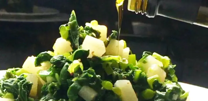 ¡Ensalada Deliciosamente Fresca: Espinacas y Chayote con Vinagreta de Mostaza!